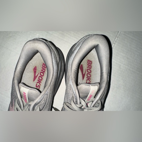 Brooks Adrenaline GTS 24 Running Shoes Gray Pink‎ Women\'s 11.5 2A NARROW